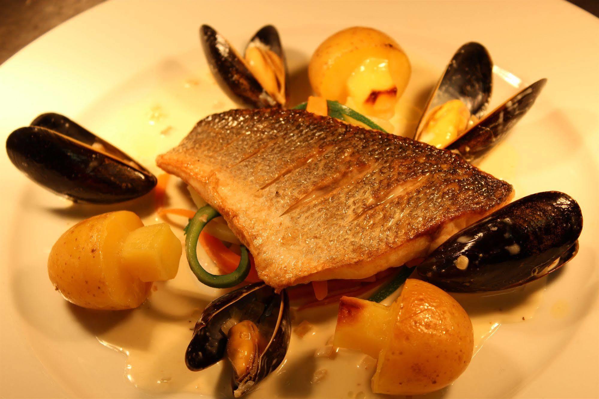 Red Lion Hotel Clovelly Bagian luar foto