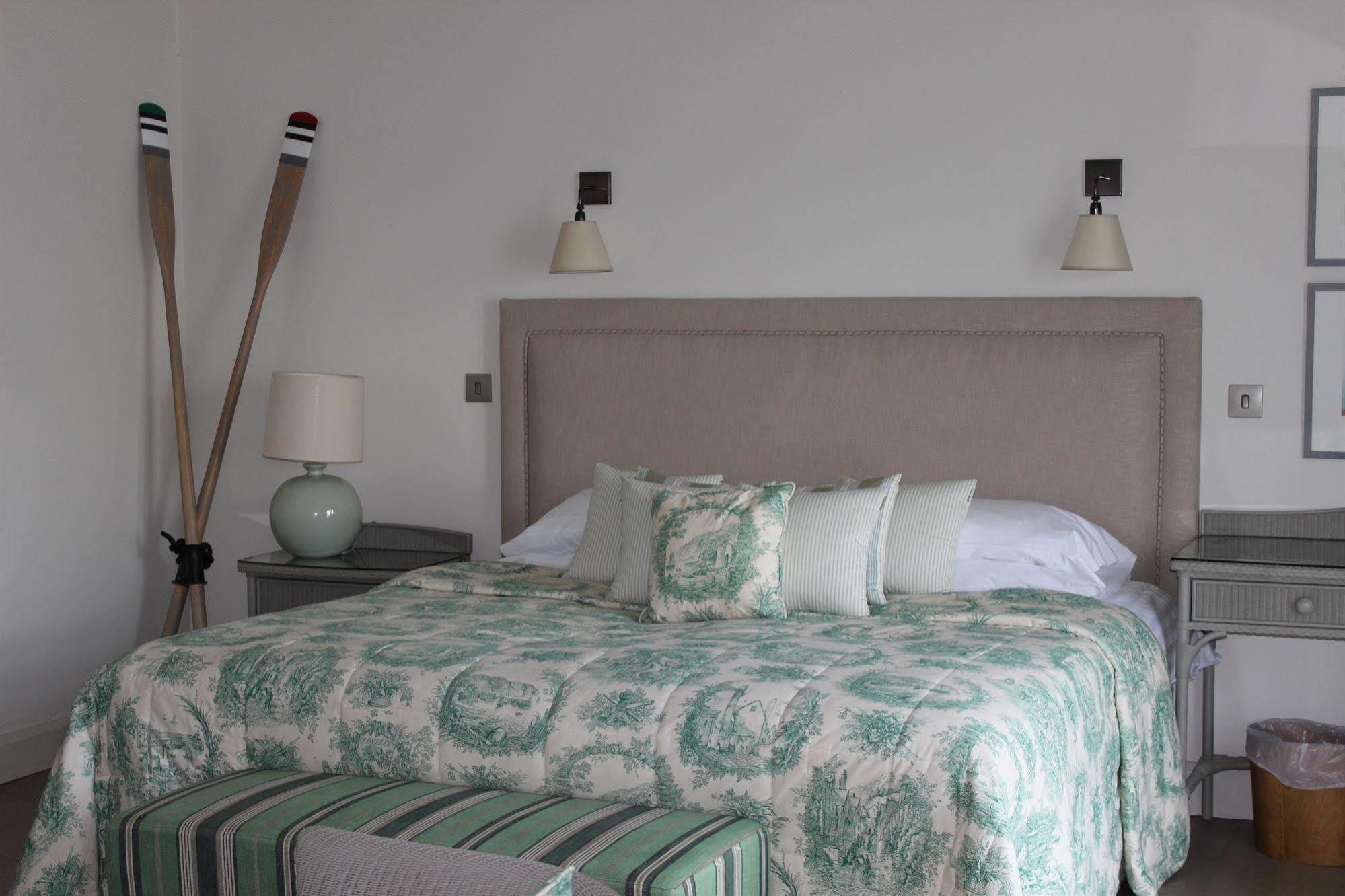 Red Lion Hotel Clovelly Bagian luar foto
