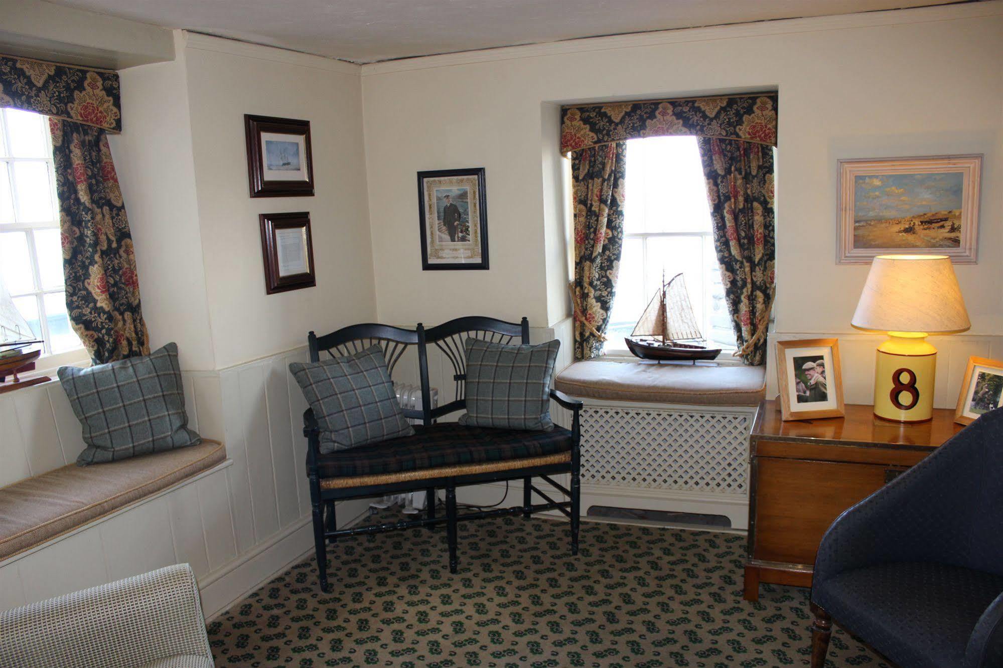 Red Lion Hotel Clovelly Bagian luar foto